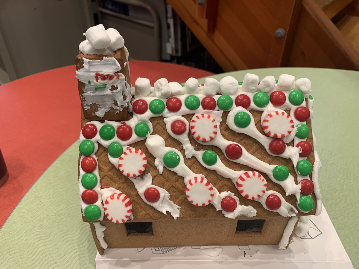 PennCharterLibs's tweet photo. US Book Club @PennCharter hosted a gingerbread house decorating party. Students shared it was, "the peak of their week." #schoollibraries #lifelonglearning #HappyHolidays! https://t.co/pJDLvSq67k