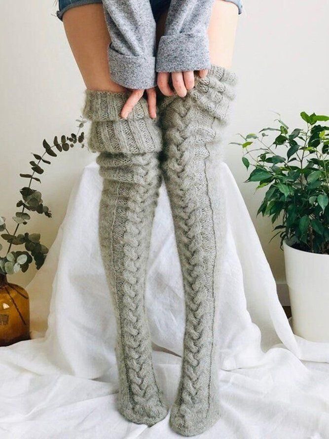 Flowers4Snacks's tweet photo. WHY ARE TALL SOCKS CUTE TOO https://t.co/UfwAF50jt6