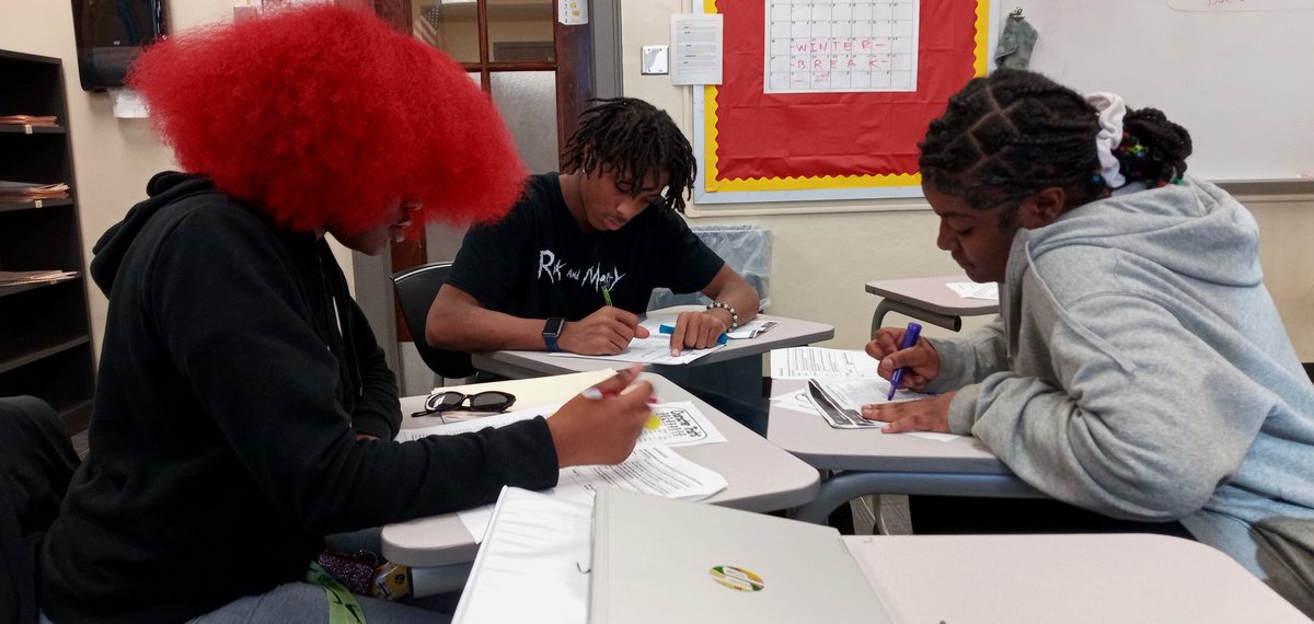 KFitzpatric's tweet photo. Southeast junior scholars working on characterization. @kcpublicschools https://t.co/DDdu7w6m9B