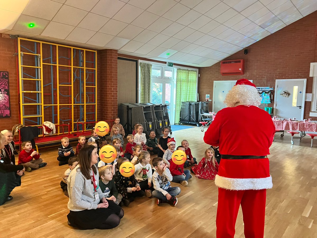 JDonaldsonClass's tweet image. We had a fantastic Christmas party. We even had a surprise visitor turn up! Thank you to our families for your food donations. We even have enough left for party snack for the rest of the week! 🎄⭐️🎅🏻