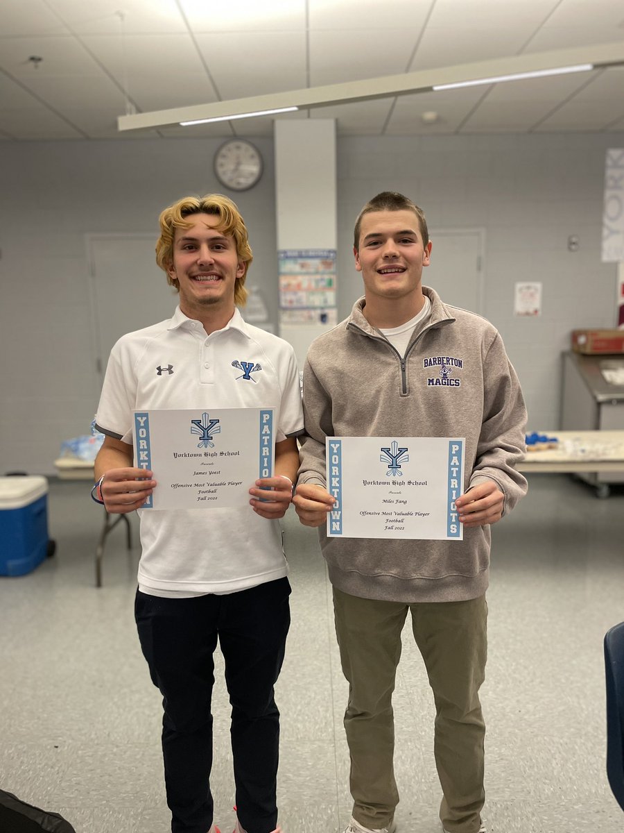 honored to be named team co-offensive mvp with <a href="/MilesFang2/">Miles Fang</a> 😝 !!!

<a href="/YHSPatriotsFB/">Yorktown Patriots Football</a> <a href="/CoachP_eterson/">Coach P 🍎🏈📚🎓CoachesHelpingCoaches</a>