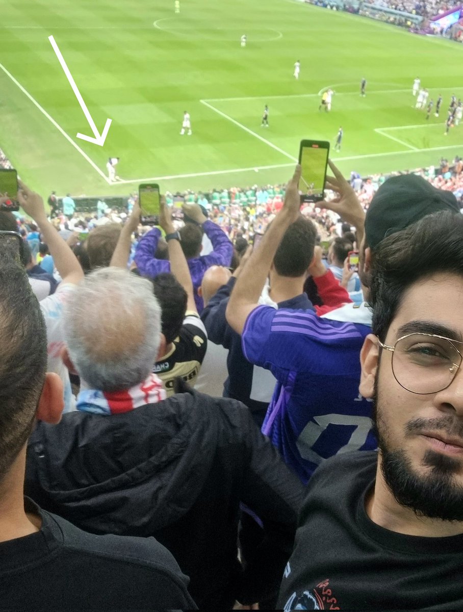 TahaSaghir1's tweet photo. Perfect selfie with Messi 
#FIFAWorldCupQatar2022 #Messi https://t.co/W07Qm3KAg8