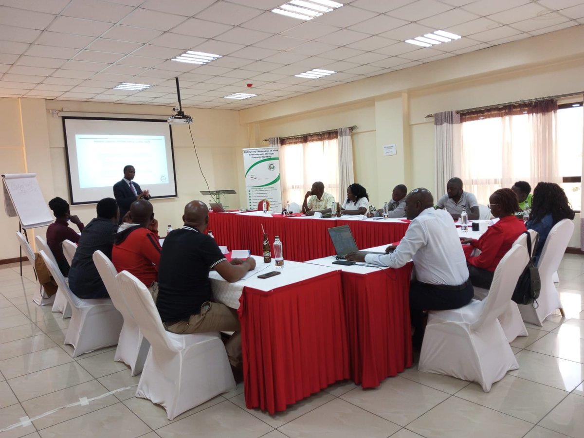 #Day_1, Storage technologies and reverse logistics training for #smes, @Nakuru. Forward logistics is well-defined and designed for value addition. Reverse logistics is designed to reclaim value. Implemented by <a href="/AIN_Kenya/">Agricultural Industry Network</a>  &amp; Supported by <a href="/giz_gmbh/">GIZ</a> 🇰🇪
#BusinessScoutsforDevelopment