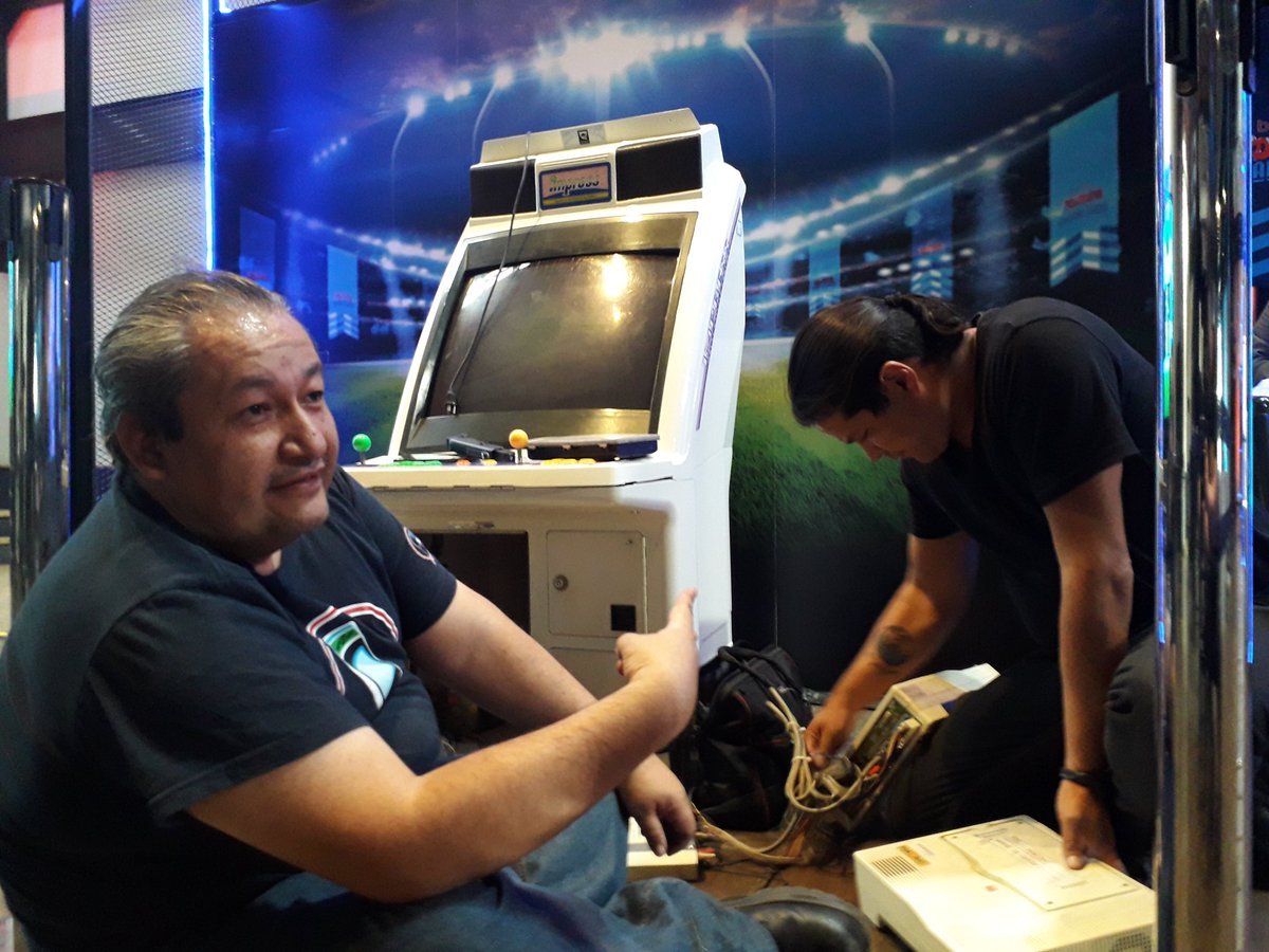 LON_CHANEY1113's tweet photo. Ya llegó @FroyMejia y @OrtizzMike a @boost_mx POWER Champions! El mejor torneo de juegos clásicos de México ! 🏆
#boostPOWER #boostCHAMPIONS #PruebaTuPoder https://t.co/nlZpN7gTI4