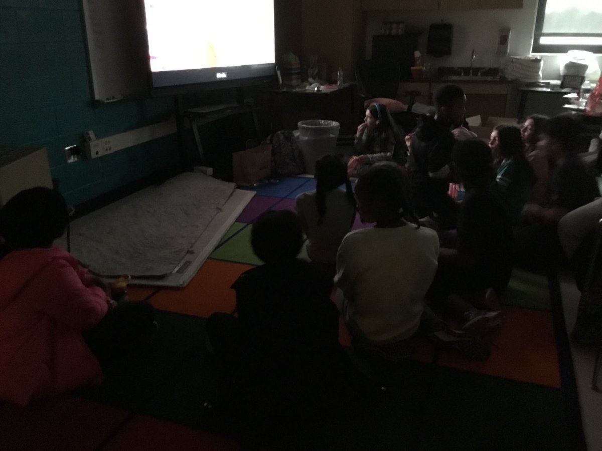 BRESStudentTwe1's tweet photo. Mrs. Dawson’s  class and Mr. Gurney’s class watching the grinch. https://t.co/II9eQv9uue