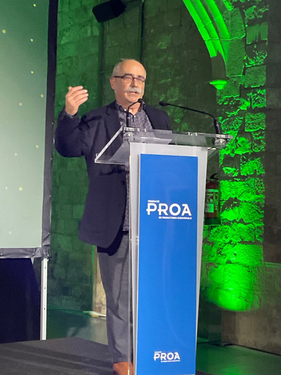 🏆<a href="/Pro_Docs/">ProDocs</a> ha premiat Carles Brugueras (<a href="/CBrugueras/">Carles Brugueras</a>), especialitzat en la producció de llargmetratges documentals i la coproducció amb televisions des de @PolarStarFilms. “M’alegra com ha crescut la Nit PROA. Demostra que el sector està viu”, ha dit.

#NitPROA