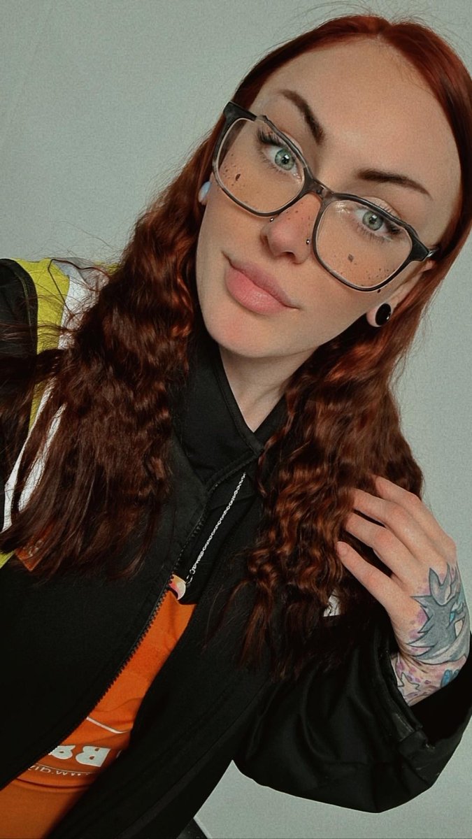 thedemonfoxx_'s tweet image. Twitter sees it first 😁 work selfie, I look fairly awake/alive for someone whose coming to the end of a 10hr shift 😅 #tired #sleep #IWantMyBed