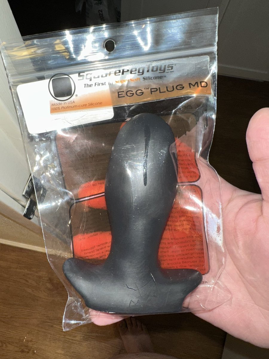 nonbinarychub's tweet photo. another girl added to my collection! I’m so excited to try it out love square peg sm.. https://t.co/RZWmhZsRbP