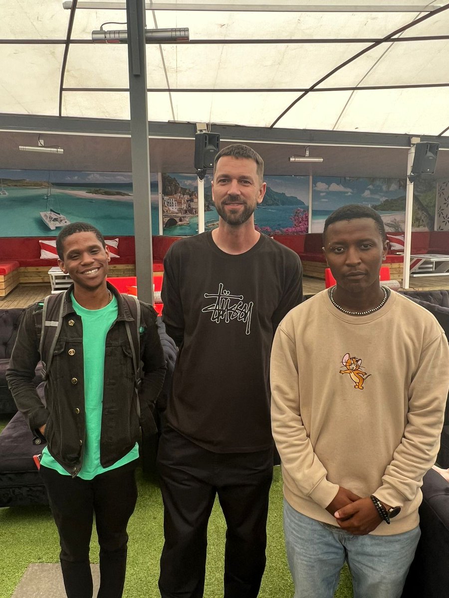 Unpacked_S's tweet photo. Huge S/O to @StayTrueSounds @DefectedRecords @KidFonque @KVRVBO_Official @SimonDunmore @SefKombo for letting @Phoenix_TheDJ represent us at the workshop that was held at @AltitudeBeach 🔥🔥🔥it was incredibly inspirational!!! https://t.co/OEk0nBFegE
