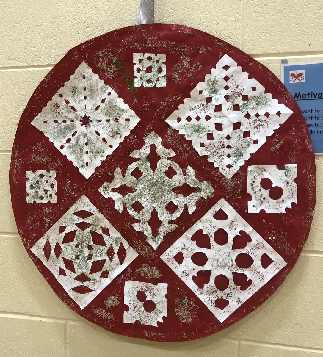 Deck the halls…with giant baubles! Day 4 of Xmas countdown 🎄🎅 👏