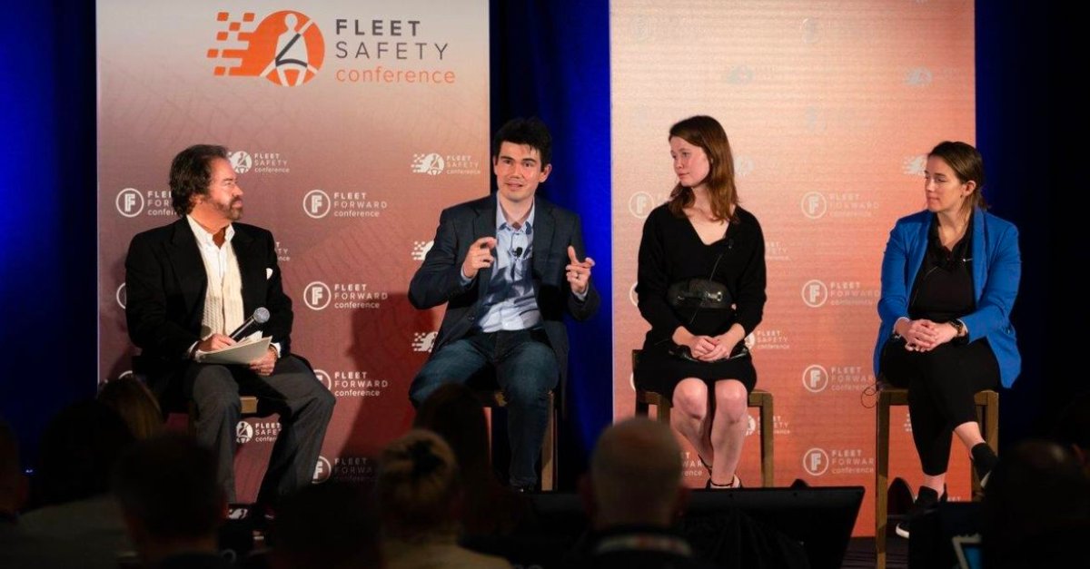 EnergyDelivered's tweet photo. As the transportation industry aims to lower emissions, #mobilefueling, data analytics and realistic goal setting will lead the way in achieving ESG goals. Learn more from @EnergyDelivered's CEO, @FrankMycroft, in his recent Fleet Forward article: https://t.co/hdoIMNU0Yr https://t.co/rEhxJSWNgt