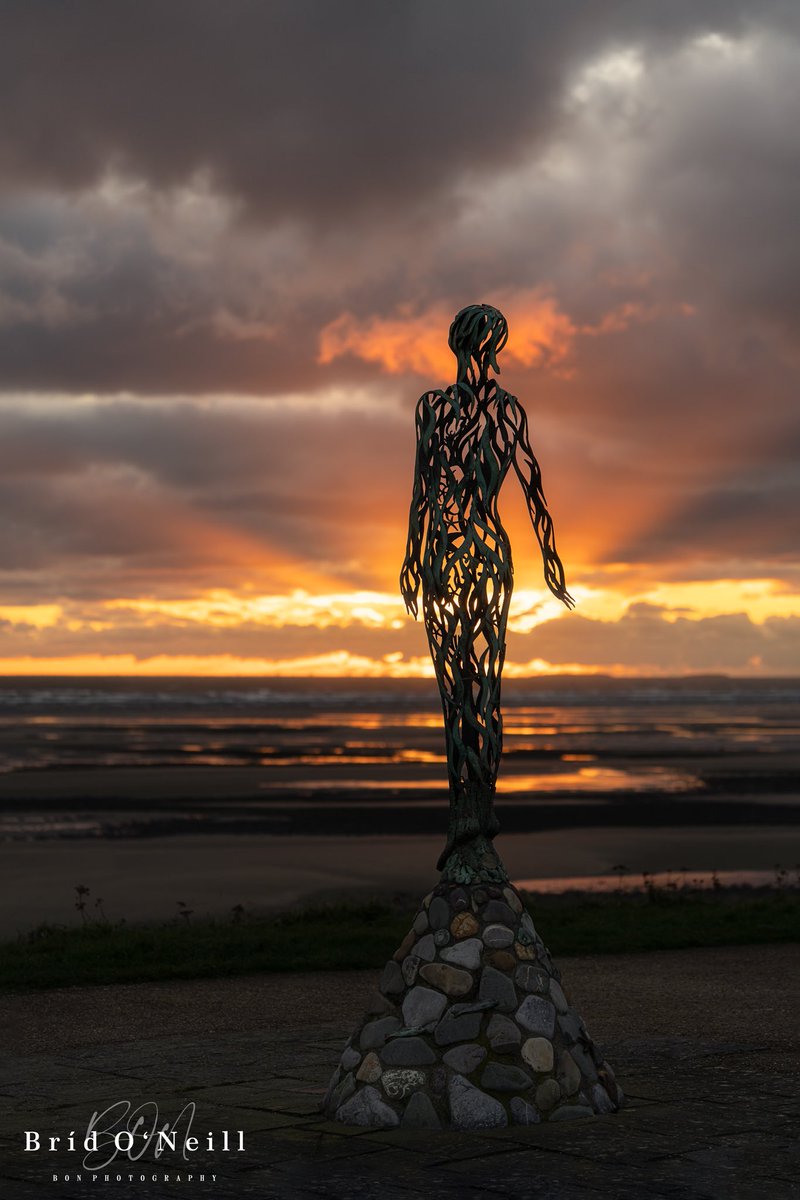 I met many people this morning who stopped to observe this same view. Up to 5 min beforehand it was dull and zero colour. Then the light popped out in rays filtering through the clouds. 

#thevoyager #clouds #laytown #artworkfeatures #sculptureartist 
#BONPhotography