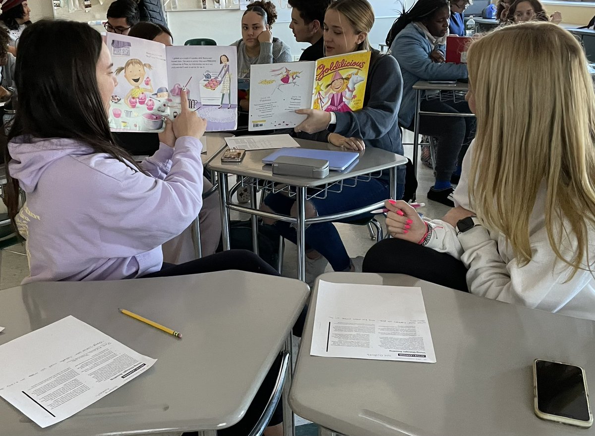 bhs_nosullivan's tweet photo. SUPA Child Development students brought in some of their favorite childhood books to practice Dialogic Reading as part of our Language Develolment unit. @brewsterschools @BCSD_BHSPrin https://t.co/vZbs5FrdiI