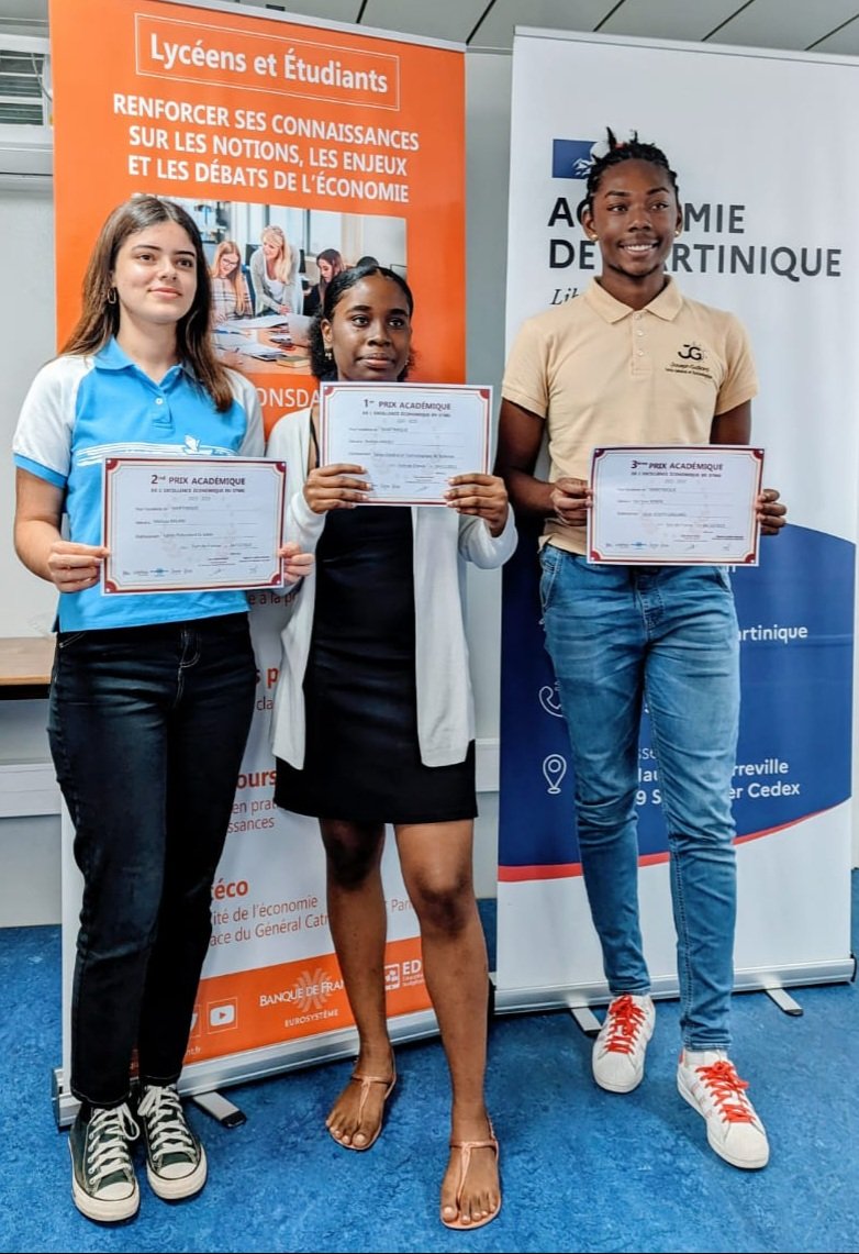 Prix de l'Excellence Économique en STMG. Félicitations aux 3 lauréats de <a href="/acmartinique/">Académie de Martinique</a>. 
<a href="/banquedefrance/">Banque de France</a> <a href="/IEDOM_IEOM/">IEDOM-IEOM</a> <a href="/citeco_officiel/">Citéco</a> #EcoGestion #excellence #STMG <a href="/lgtbellevue/">Lycée de Bellevue</a>