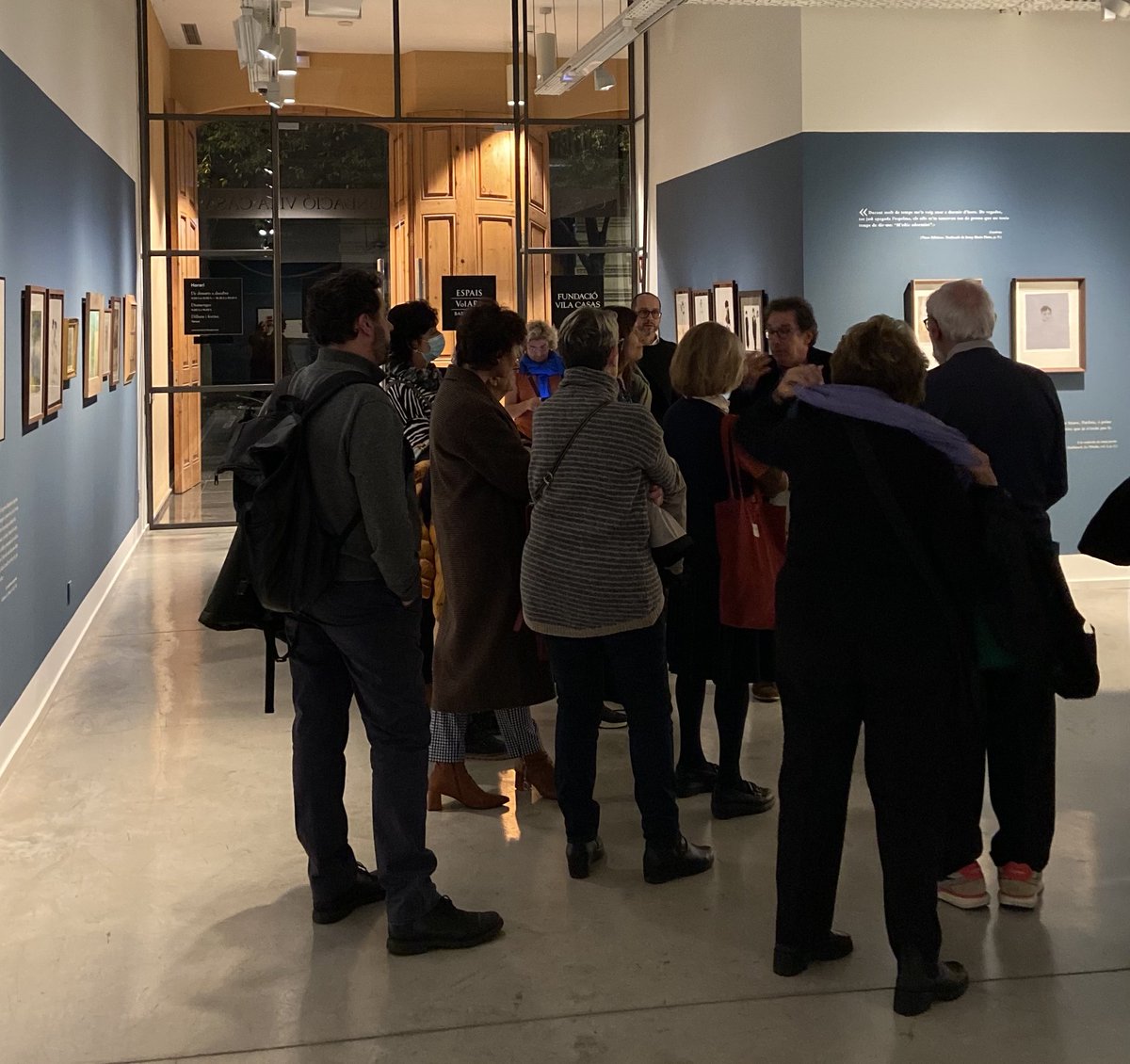 vilacasas's tweet photo. ⚡️ #ActivitatsFVC
Avui a #EspaisVolart hem gaudit d'una visita guiada a l'exposició "De Proust a Marsans, a la recerca del temps perdut" a càrrec dels comissaris de la mostra @Alex_Susanna i @gloriargent.
Moltes gràcies a tothom per venir!
📅Visita l'exposició fins al 15/01 https://t.co/6R9nrMtxLr