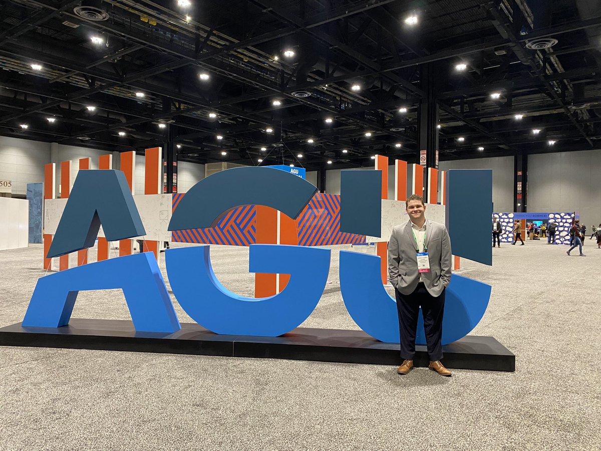 JpGeomorph's tweet photo. Been enjoying #AGU22 have met amazing colleagues and about to give my first session talk in an hour! https://t.co/wtUL3rMtt7