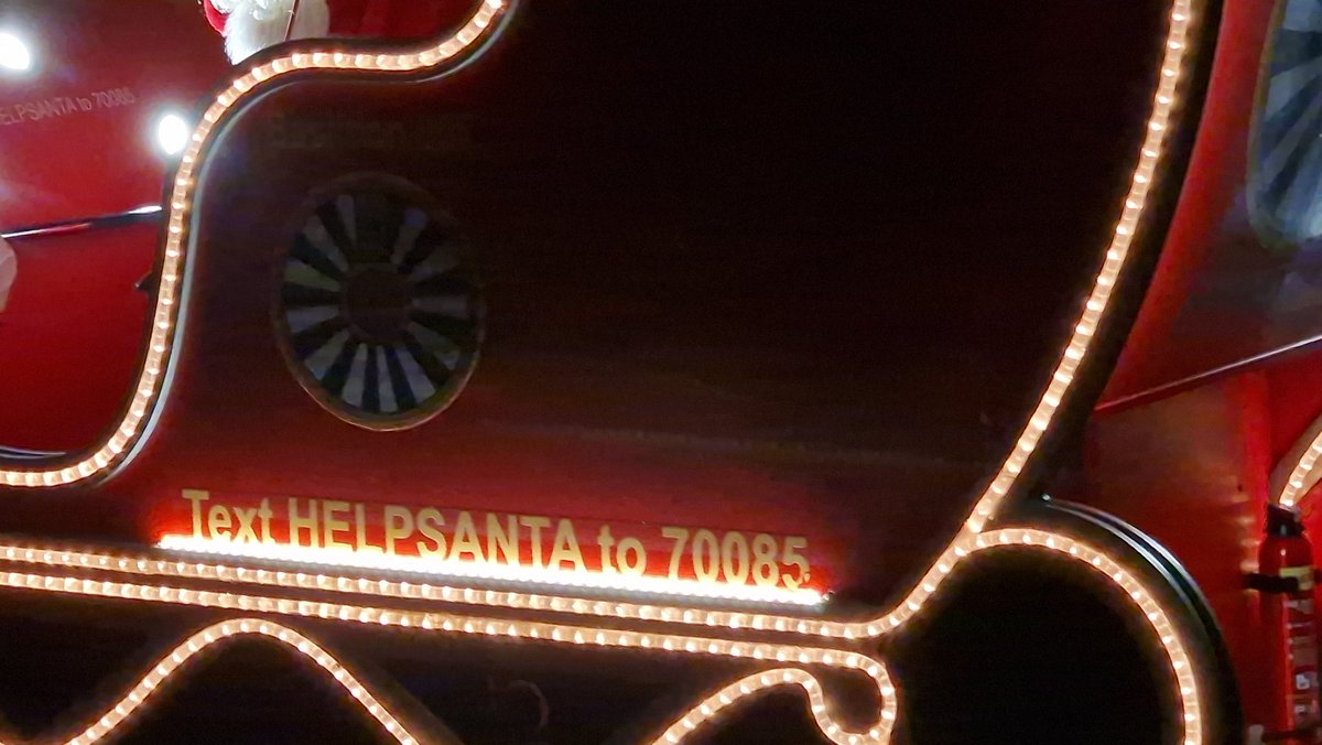 utdforcharity's tweet image. @rtb805 @BasildonSanta doing what they do best and raising money for amazing charities even when the weather is against them good show again all. If you can text HelpSanta to 70085