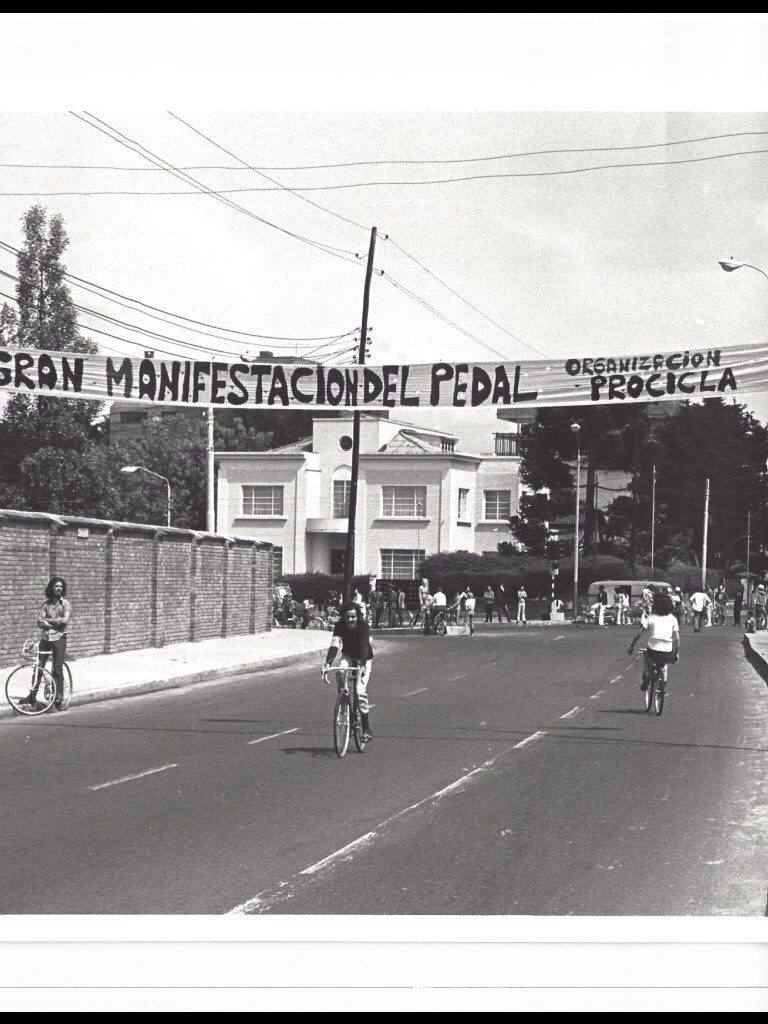 jaimeortiz2006's tweet photo. @AndresVergaraB @IDRD @CicloviasCRA @dhidalgo65 @EnriquePenalosa @MesaBiciBog Primera Ciclovia de Bogotá, Diciembre 15 de 1974 https://t.co/0Cnnt8WUkJ