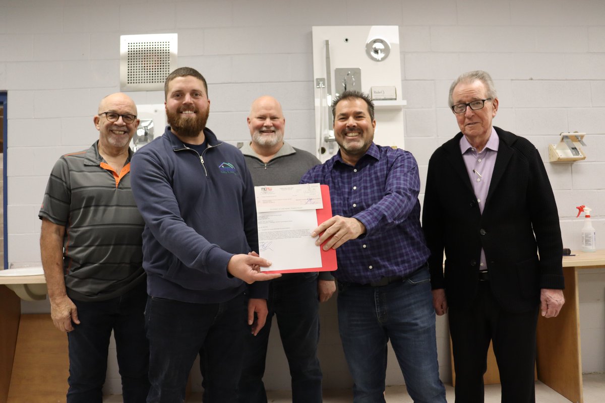WECDSB's tweet photo. Many thanks to Dave DesRosiers &amp; Brad Stobbs of Local 527 of the plumbers union, and Dave Holek and Jim Kennedy of the Mechanical Contractors Association of Windsor who made a $20K donation to our @WEConstrAcademy today for plumbing tools and materials! Most appreciated!! https://t.co/jrQFgxAJ4C