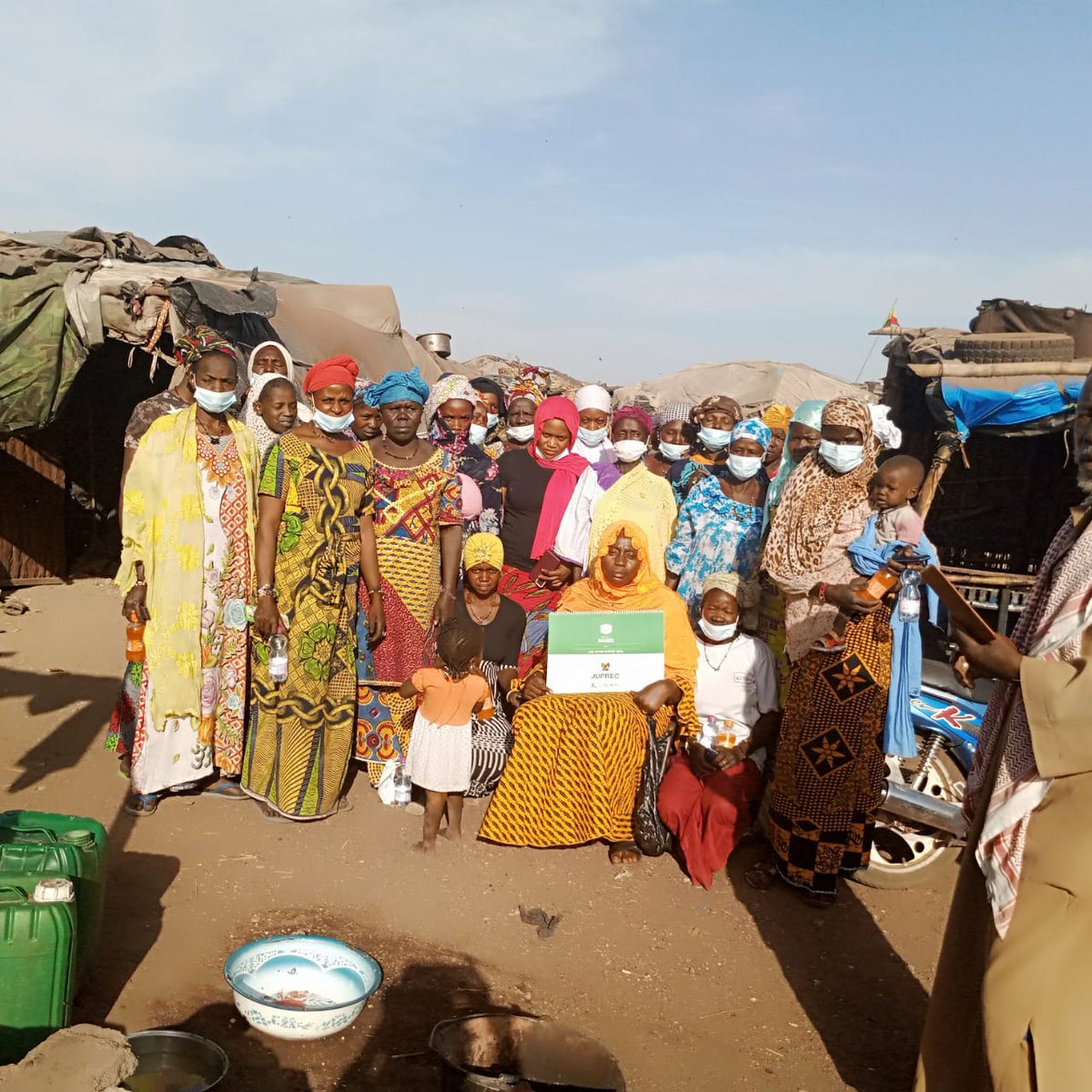 Nos sensibilisations sur les droits humains des femmes et filles se poursuivent sur les sites de déplacés de Bamako et environs.
#projetJUPAX 
<a href="/ASFCanada/">Avocats sans frontières Canada</a>
