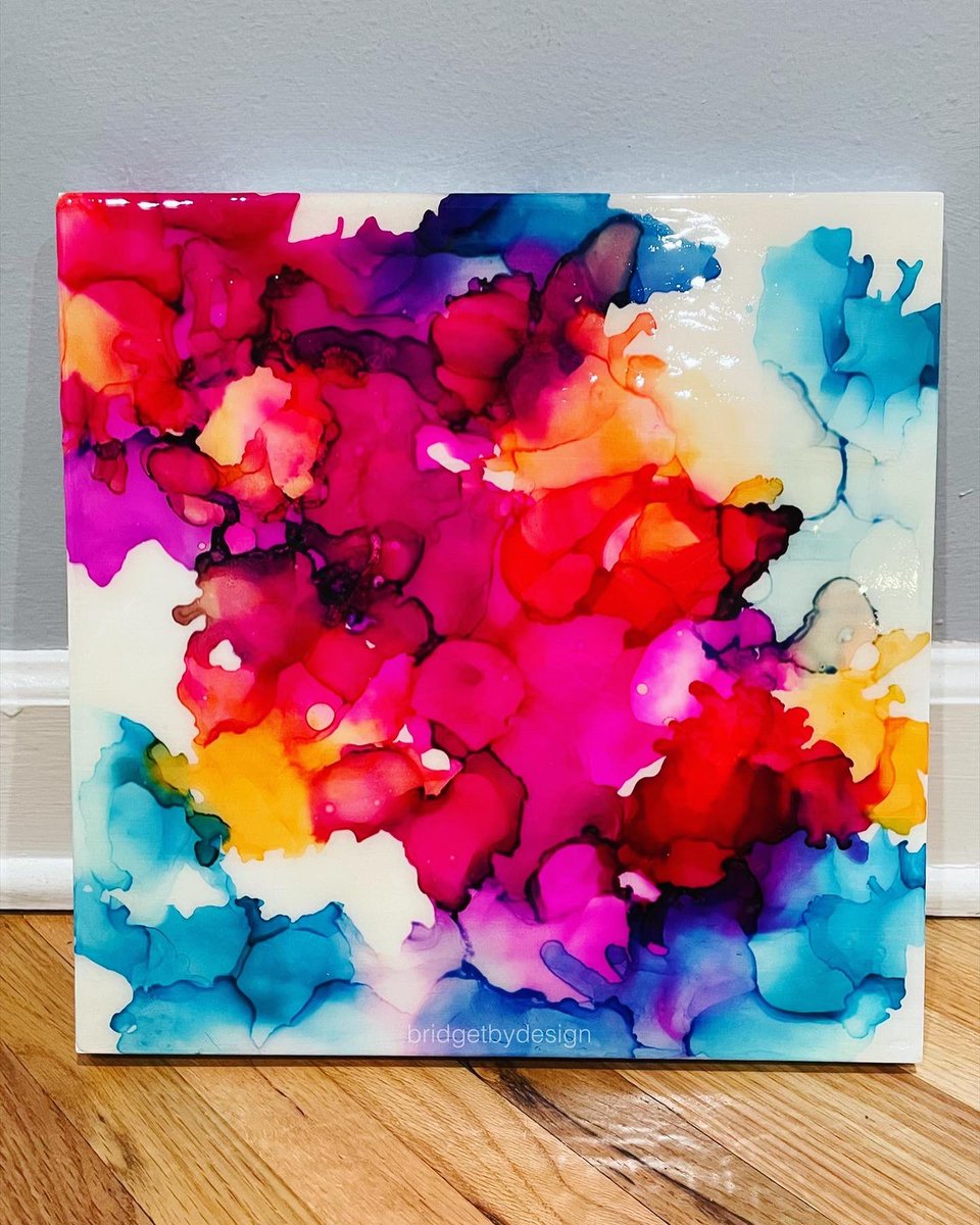 BridgetXDesign's tweet photo. The joy of finding some of your older paintings when reorganizing 🤩 #bridgetbydesign #bridgetxdesign #alcoholinkart #alcoholinkartist #alcoholinkpainting https://t.co/dVsI9ZN7Ga