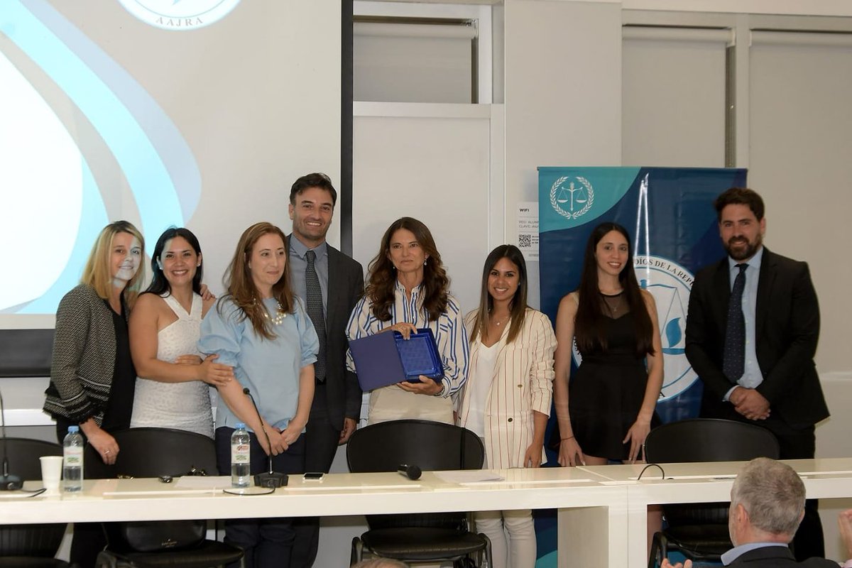 abogadosjudios's tweet photo. Cerramos 2022 en el Aula Magna de @utditella. @hernan_najenson y cada Comisión repasó los hitos del año y presentó la Agenda 2023 y entregamos los Premios AAJRA a @dsmarias, Claudia Sbdar y @rgillavedra, presidente del @CPACF, por su compromiso con la democracia y los DDHH. https://t.co/nJH9bZMlBt