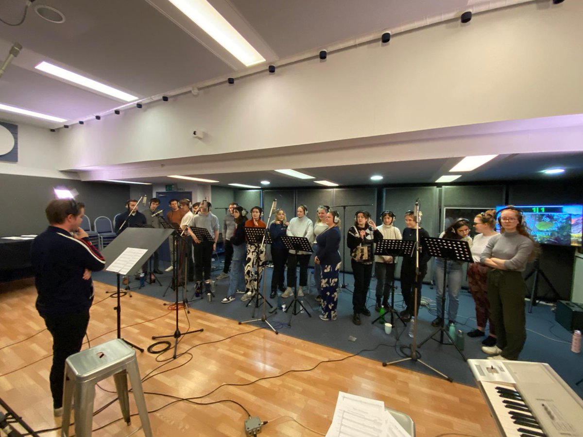 Round two of recording with the lovely Guildhall Vocal Jazz ensemble🎤 A room full of amazingly talented people that I have had the pleasure to work with these last two sessions, feeling very lucky!