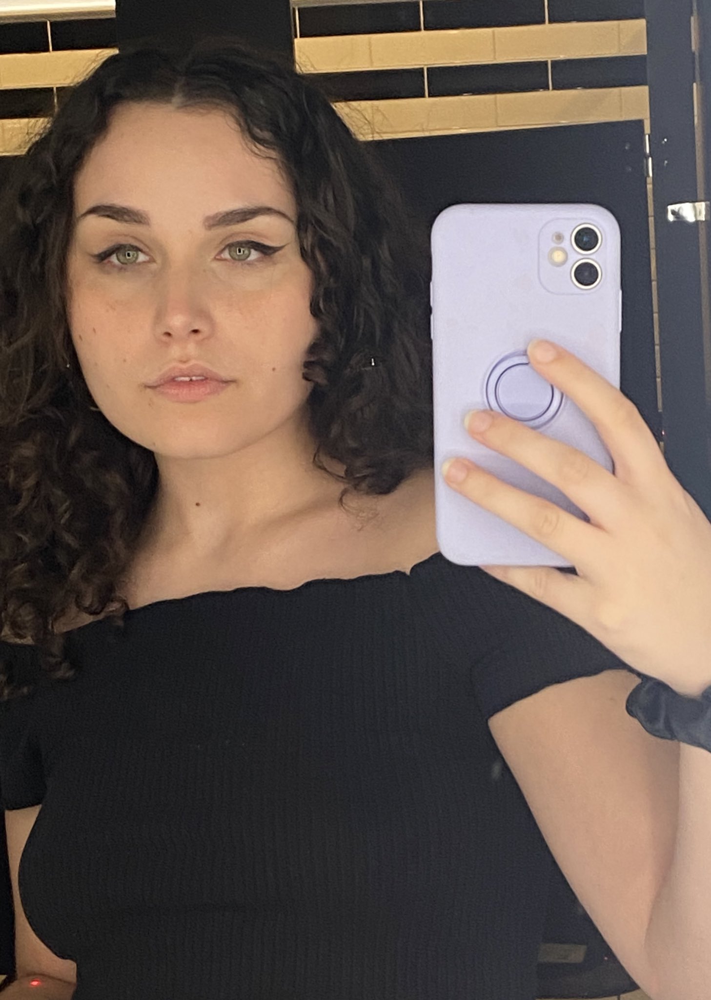 julia-hava-on-twitter-when-y-all-have-no-buccal-fat-in-10-years-and