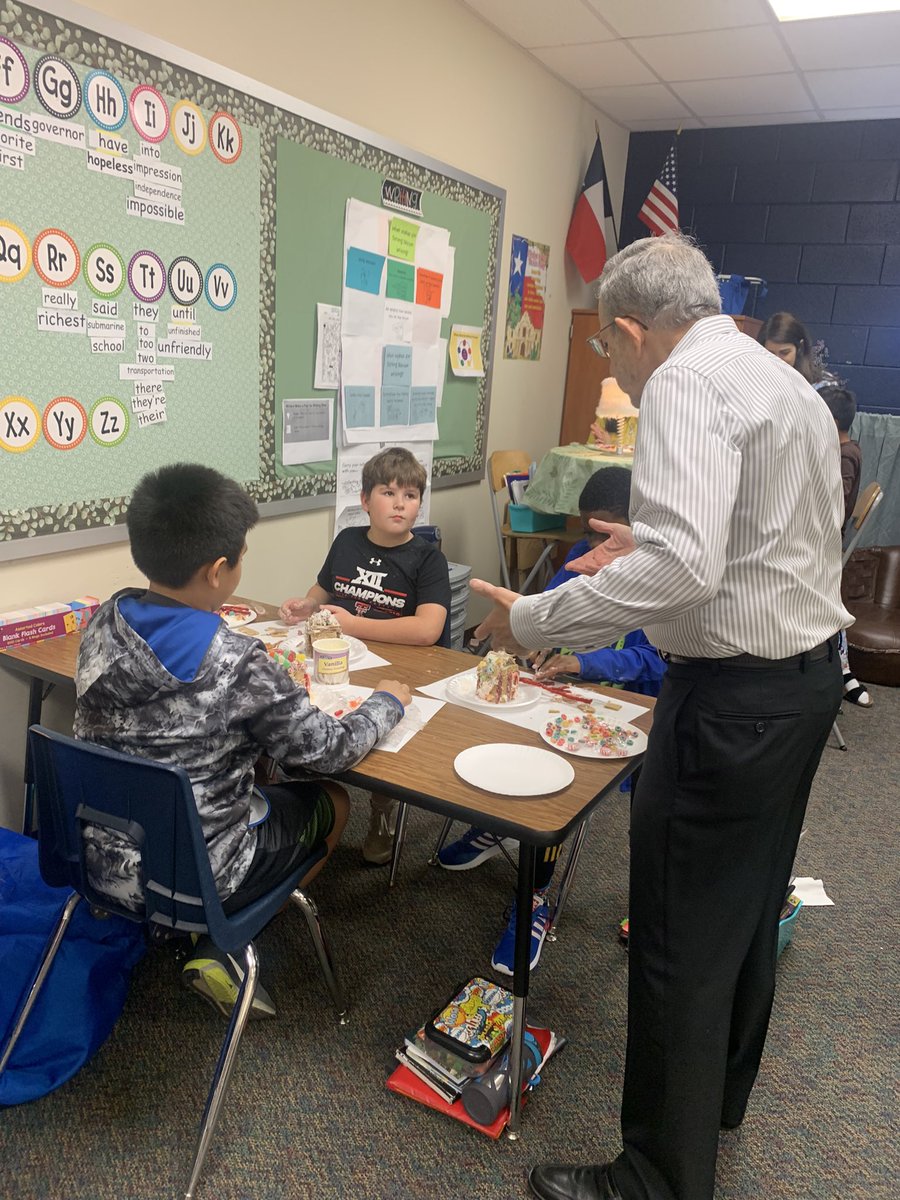 mrs_winters2's tweet photo. More fun with Mr. Deretchin!! https://t.co/7XcraIN7Va