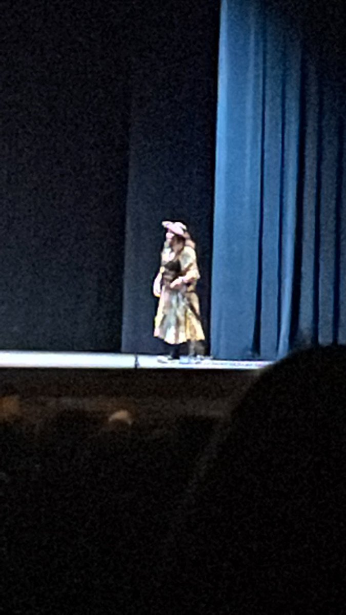 AudreyK620's tweet photo. That entrance was iconic #pamemefest22 https://t.co/eTCPVZVtWF