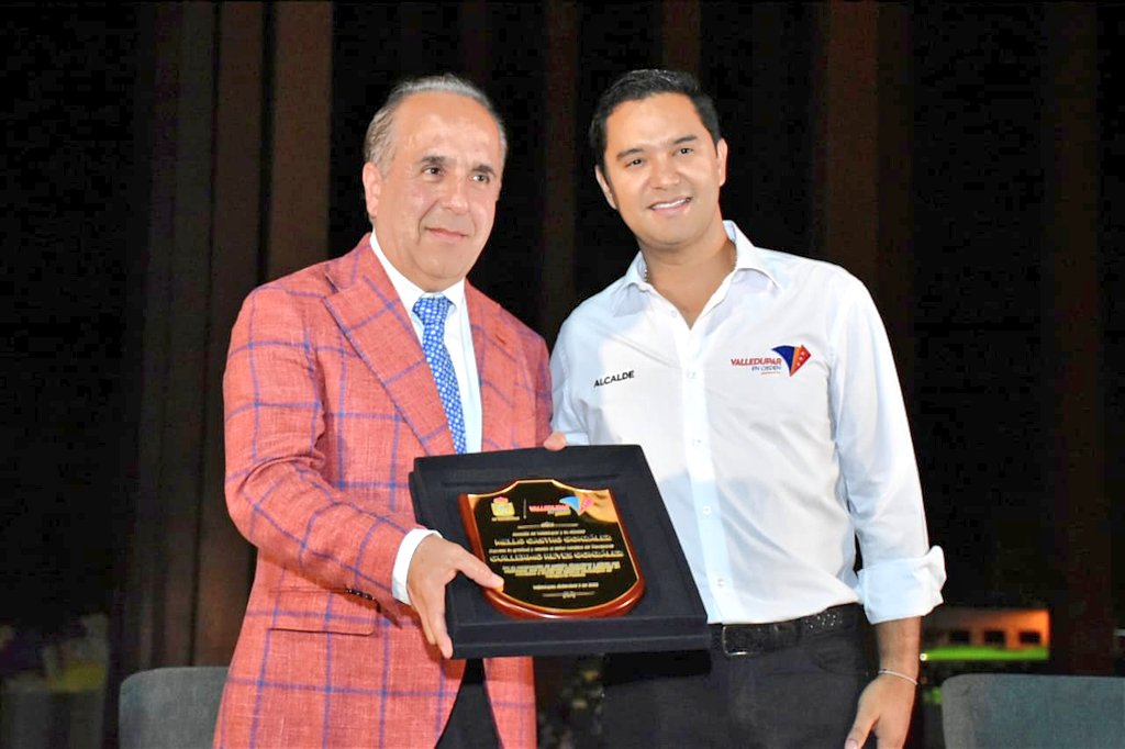 Exaltamos y reconocemos la gestión del @MinistroReyes quien desde que llegó al <a href="/MinTransporteCo/">MinTransporte</a> respaldó la agilización de la puesta en marcha del Sistema Estratégico de Transporte Público de #Valledupar. El primero del país.