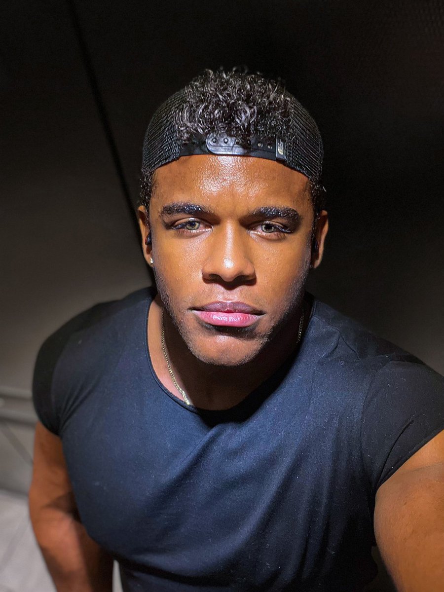 Love this elevator light.