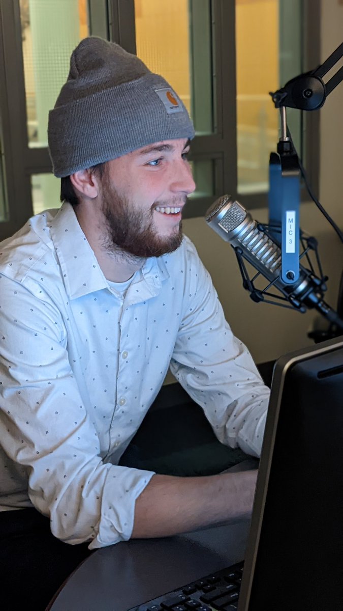 Smile if you love Oswego Hockey✨