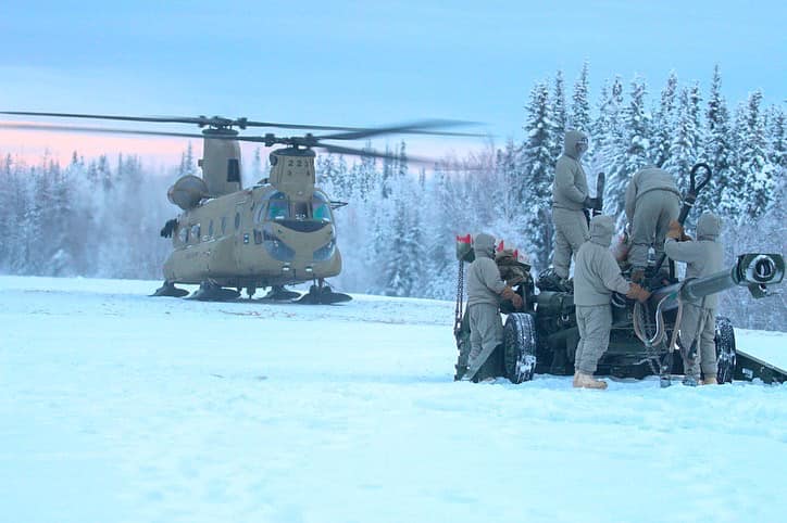 USARPAC's tweet photo. Soldiers with 2nd Battalion, 8th Field Artillery Regiment took to the skies this week while conducting sling load operations. Despite the temperatures dipping into the -30s.
#fightlikeawolf #BEITN .@USARPAC_CG @I_Corps https://t.co/rYQC4UMmYn