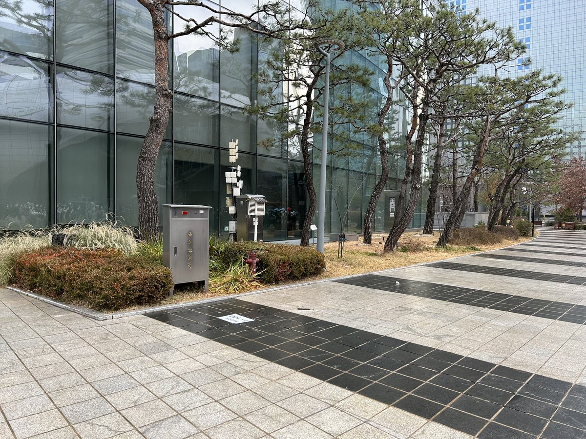 MBC 쇼!음악중심 출석체크 장소입니다!
공개방송홀 앞에서 진행하겠습니다☺️