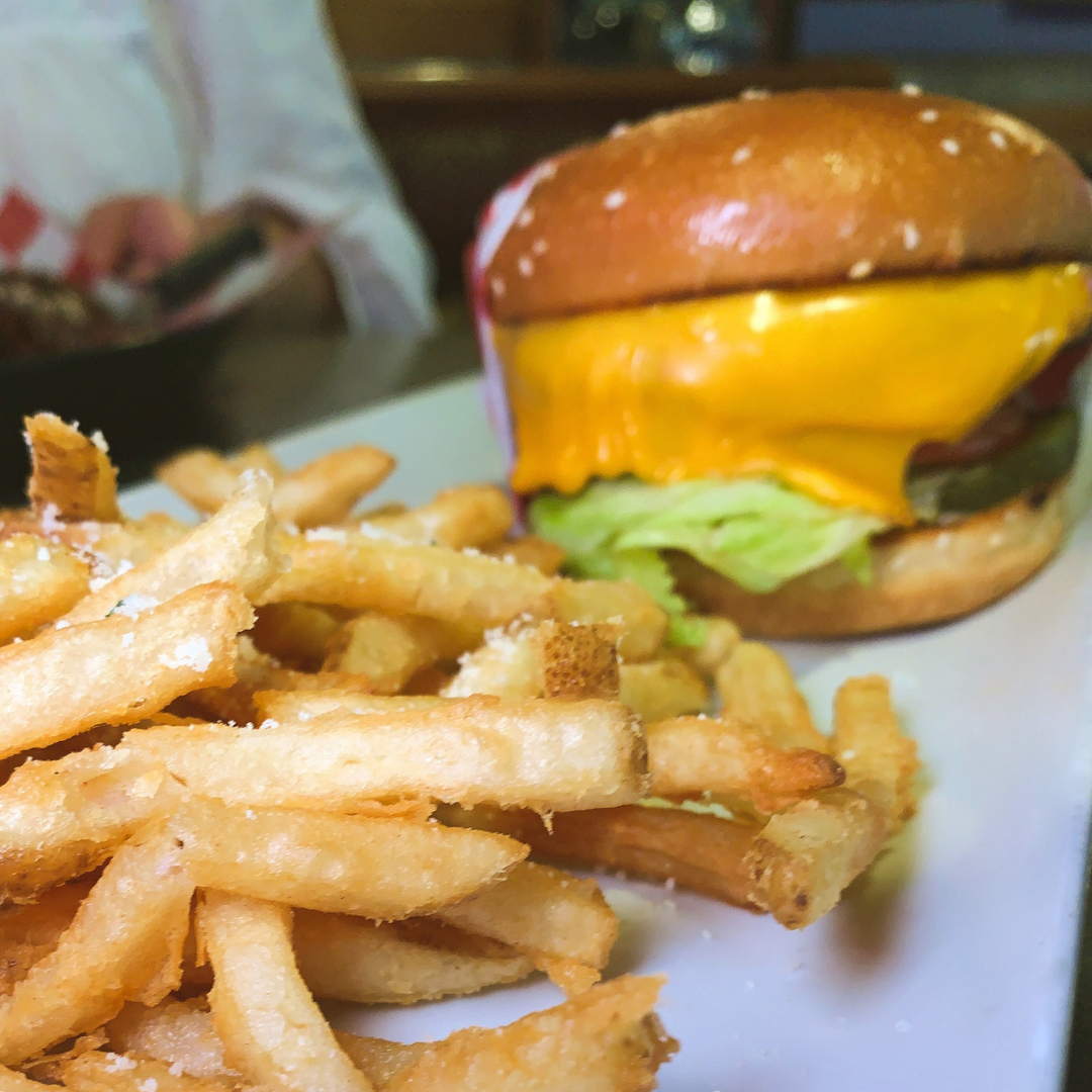 Laughter is brightest in a place where food is good.  Come Celebrate the season with Lil's and Crew🎄

🥂Happy Hour until 6pm 
🎅Santa Parade starts 7pm 
🎤 Karaoke with Lil's 8pm 
🎁 Gift Card Promo ends soon. Buy $100 receive $20 extra. Ask your server or head to our