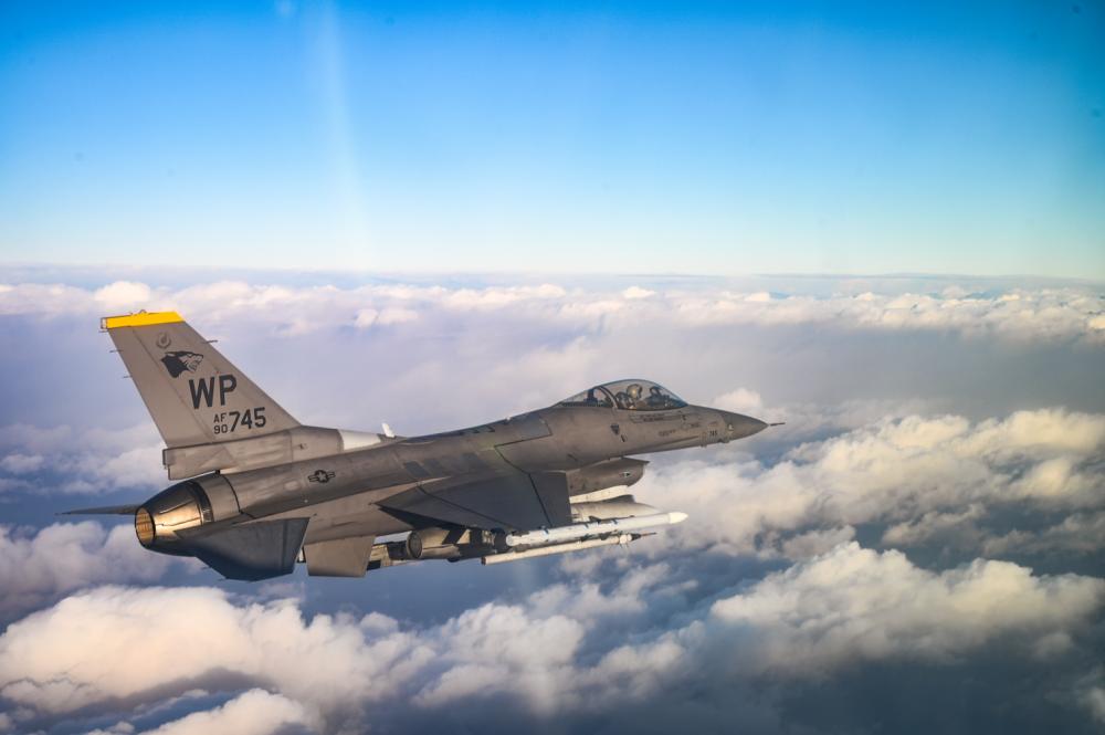 .@PACAF F-16s perform live-fire training in the skies over @KunsanAirBase, 🇰🇷. #FreeAndOpenIndoPacifc #Readiness #PresenceMatters
 
📸: SSG Sadie Colbert