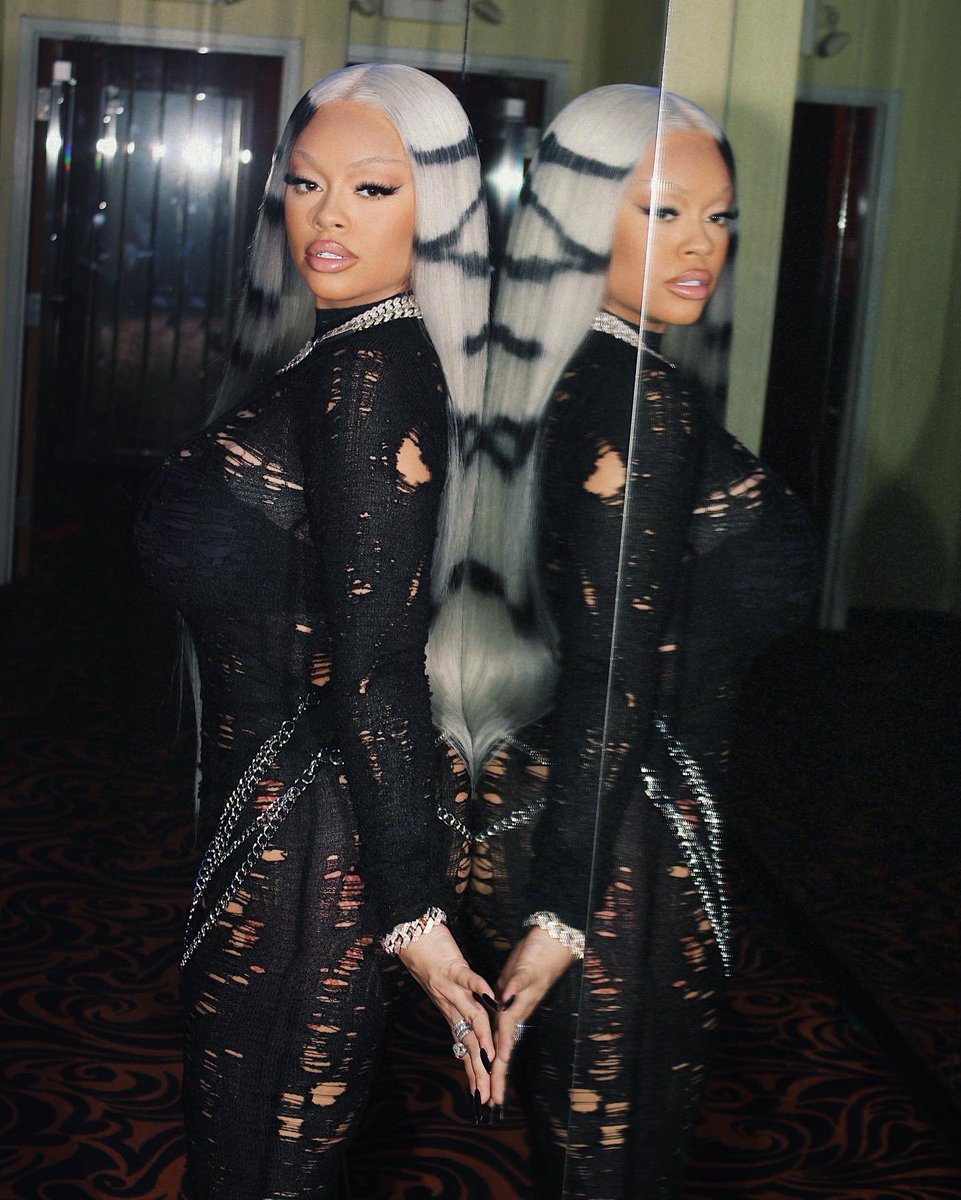 Latto's tweet photo. IJWFTCUWMRAF 🖤 https://t.co/Mq3JecJ0ti