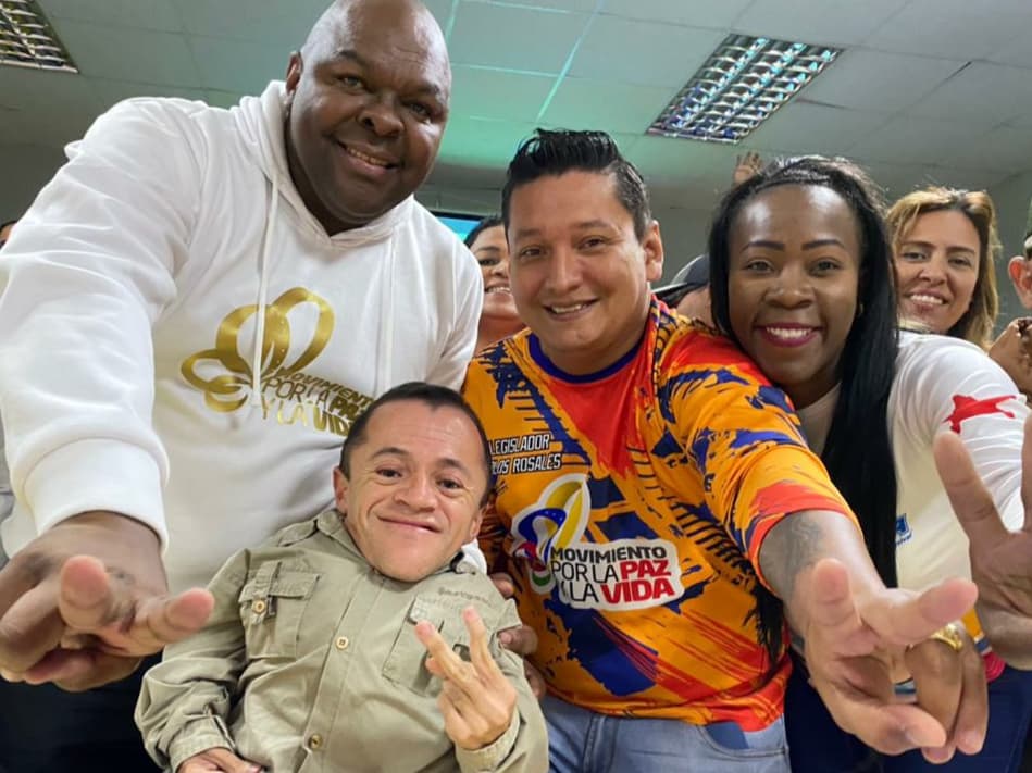 "Nos estamos preparando para un 2023 de grandes victorias junto a nuestro pueblo y el Presidente <a href="/NicolasMaduro/">Nicolás Maduro</a> " <a href="/vargas_mimou/">Alexander Mimou Vargas</a> Alto Comisionado Presidencial por la Paz y la Vida #ExpoPortuguesa2022
<a href="/FunMovPazYVida1/">Fundación Movimiento por la Paz y la Vida</a>