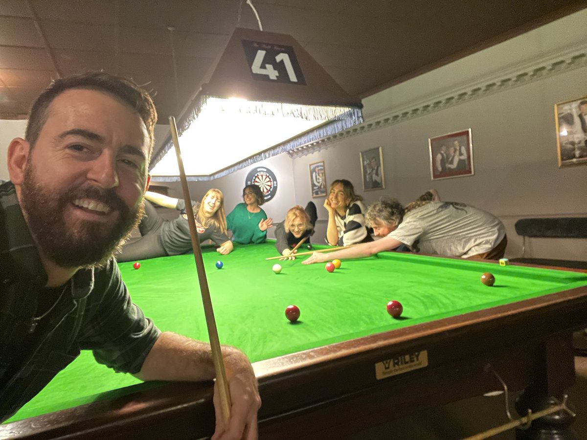 cameronphair's tweet photo. @ronnieo147 it’s my 40th birthday. Playing some frames with friends at my local club. 5min walk from the tournament. Table 40 come on down for a friendly frame pal.  Cam* xo https://t.co/RKlQEfZSAD