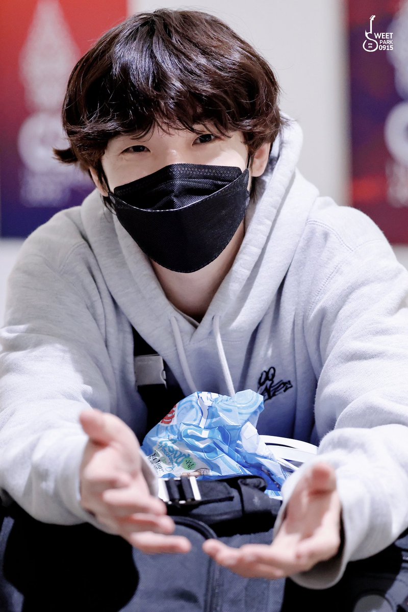 sweetpark_0915's tweet photo. 221202 CGK
@eaJPark
#eaJ #Jae #제이 
#eaJ2022AsiaTour https://t.co/EFgwoJKvqr