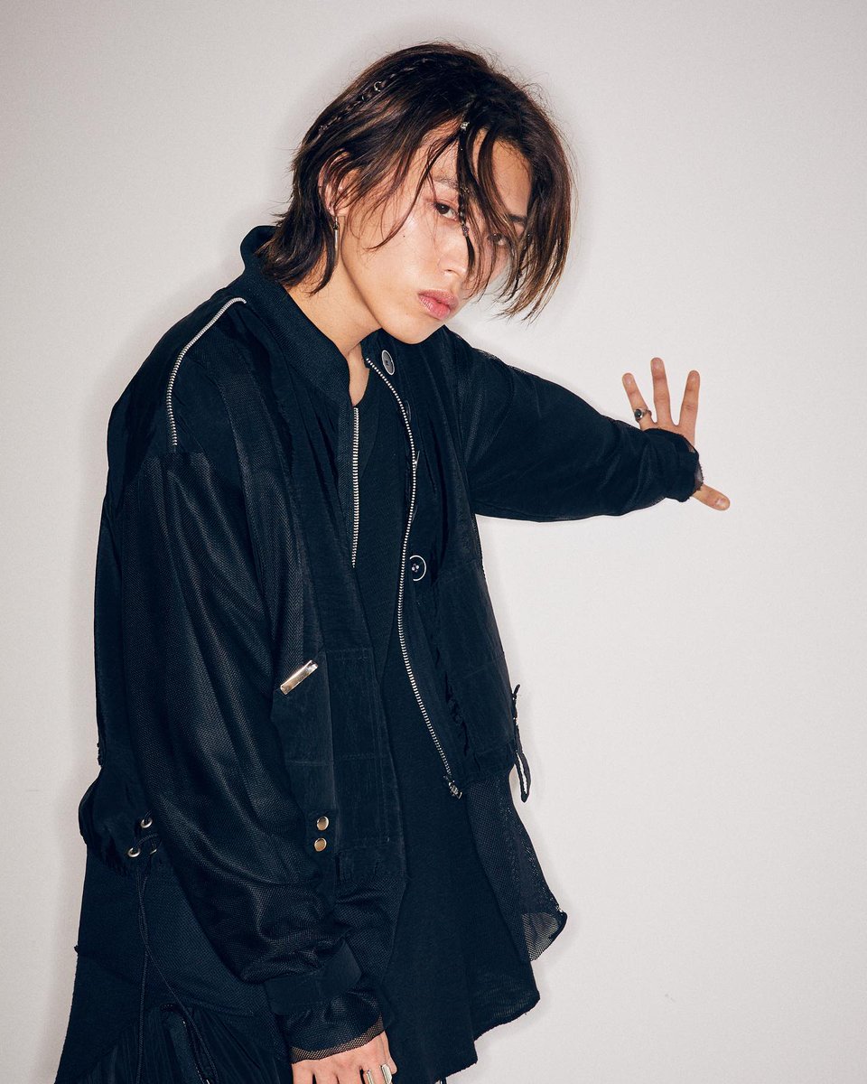 ctydabin's tweet photo. 200225 DPR LIVE Instagram Post
"missed me? #IAOT #MARCH3RD" https://t.co/eQBOkVnU8p