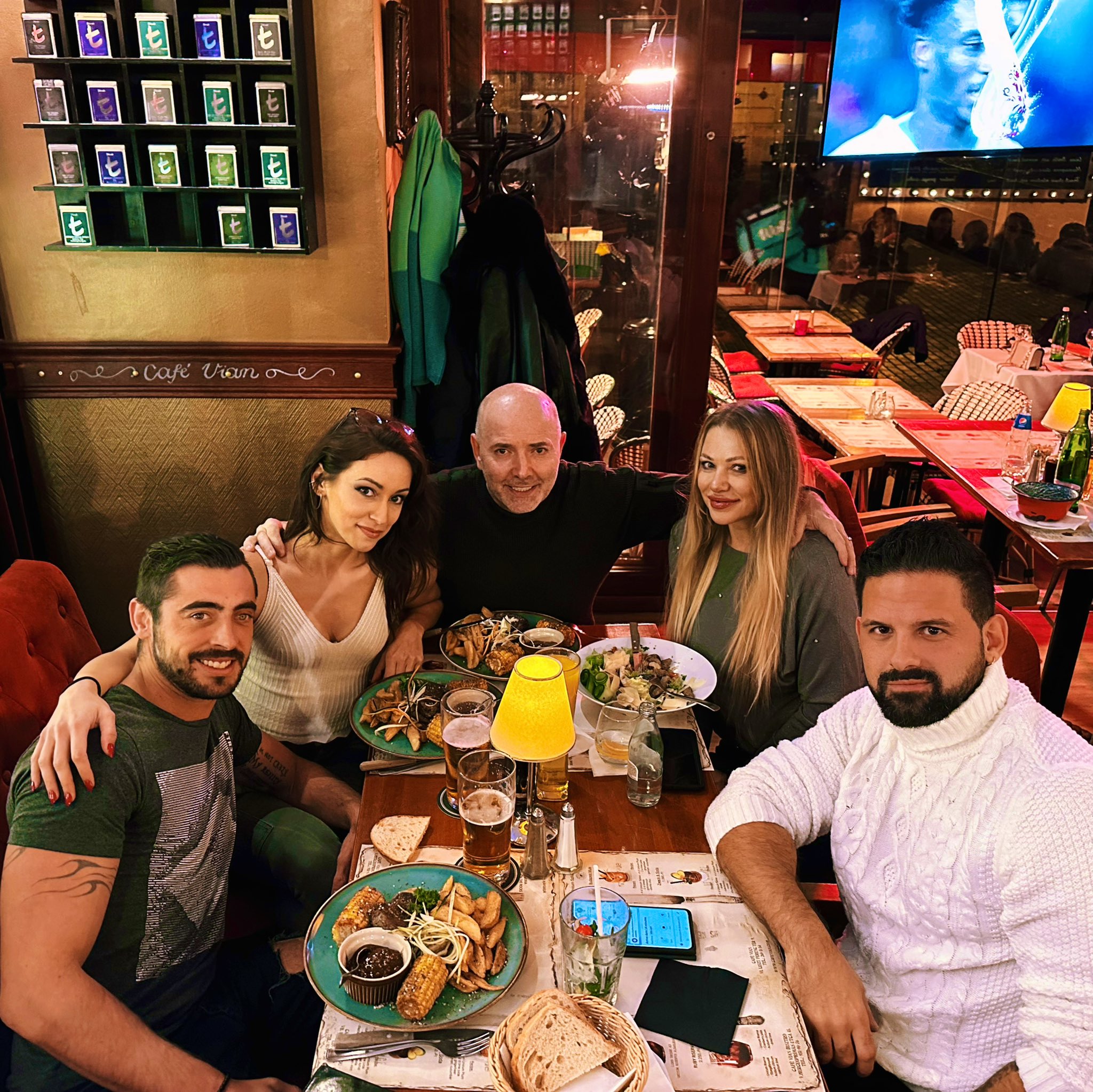 TW Pornstars - 2 pic. Jade Amor 🌹. Twitter. After a wonderful first day in that place, nothing