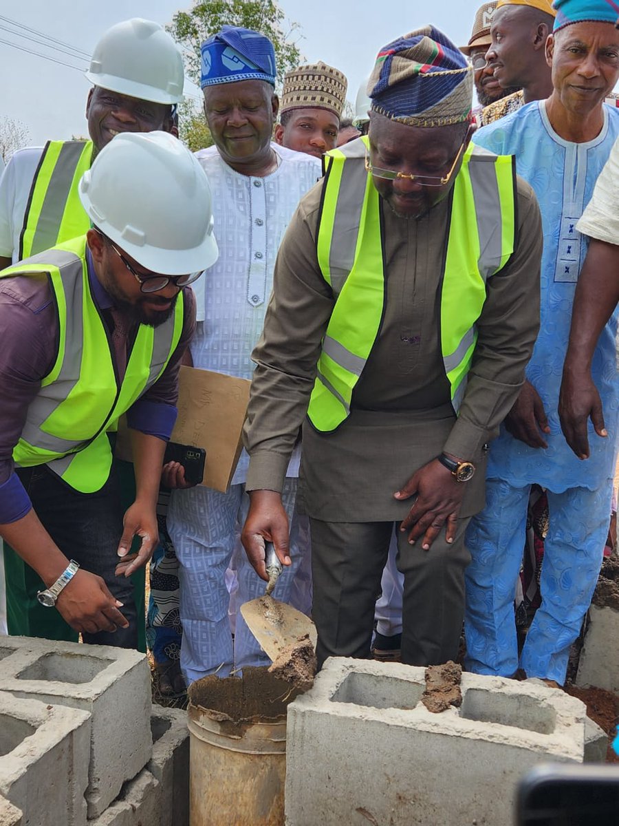At the ground breaking ceremony of another Community Sports Centre 🏟️
📍Ikoyi-lle, Ogbomoso.
Kudos to Mr. Infrastructure himself Chief <a href="/SundayDareSD/">Sunday Dare,CON</a> Grassroots deserve attention. Must visit soon.
Speedy completion 🙏