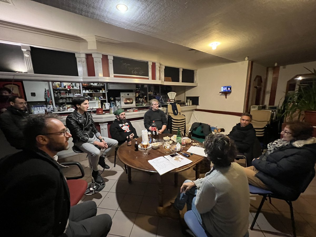 QuaiLab's tweet image. Merci à #rfflabs  pour cette échange très riche sur le réseau et ses misdions. Un meeting organisé par #imagivienne au sein du tiers lieu #electroscope