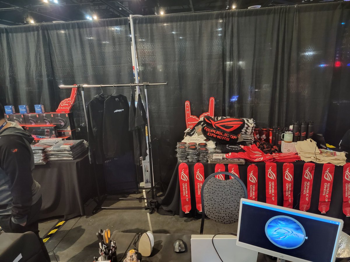 eviL_RRev's tweet photo. Tryna win some free stuff lol #ROGOLEDGamingMonitor https://t.co/L4LB8lBcs2