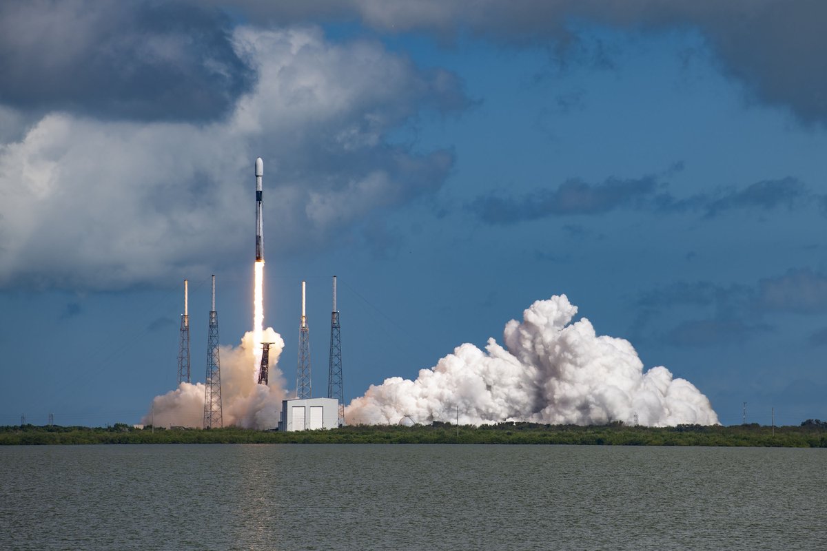vantortech's tweet photo. Today, we handed over Galaxy 31 and Galaxy 32 to @Intelsat for final on-orbit commissioning. The Maxar-built geostationary communications #satellites are part of Intelsat’s Galaxy fleet refresh and were launched on November 12, 2022. https://t.co/jVk6NevkzA https://t.co/k99LK1p2ZL