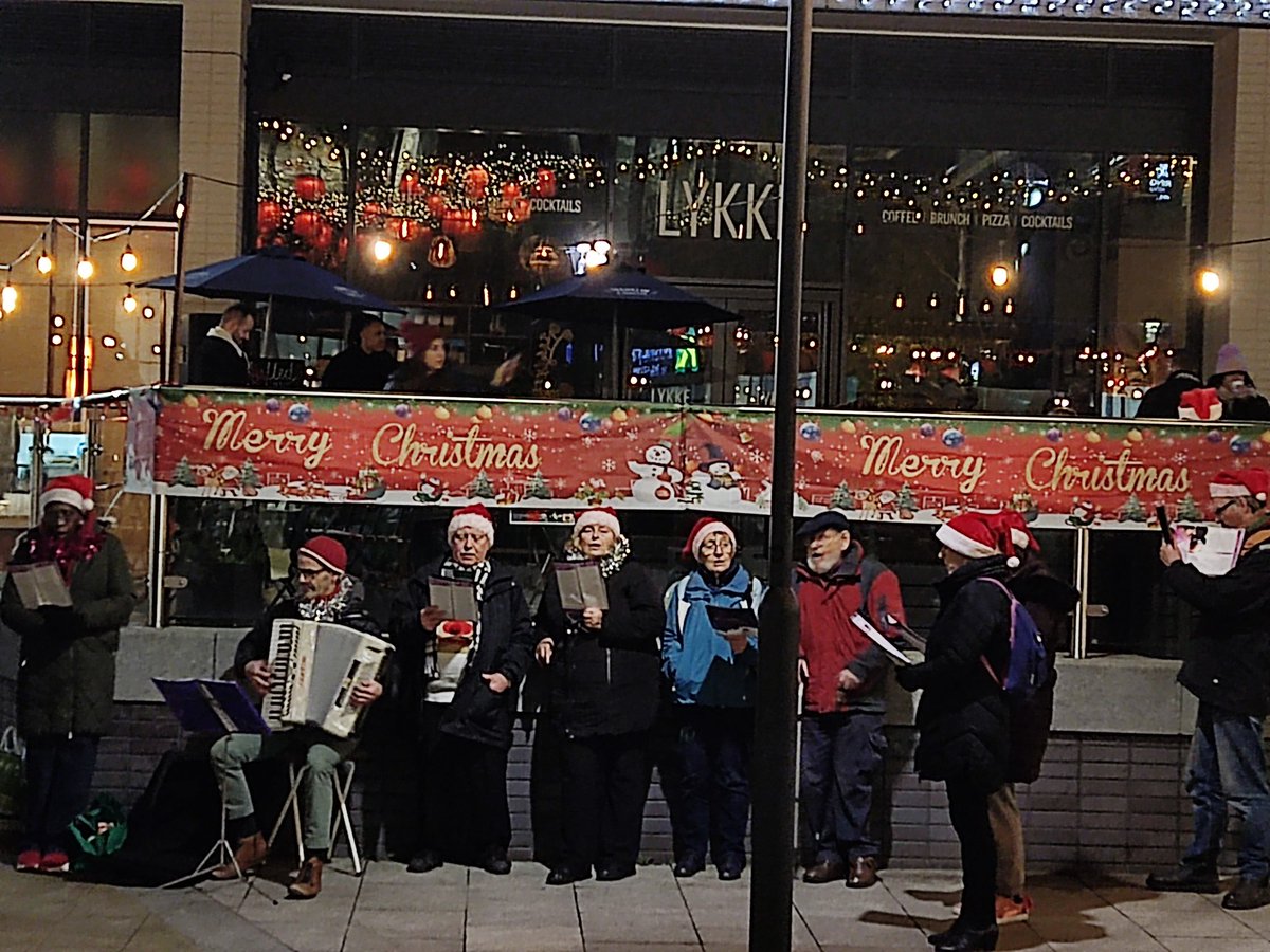 shefffoodlover's tweet photo. Christmas Light Switch On tonight @NewEraSheffield #NewEra #christmasinsheffield https://t.co/Y3pihp4B6T