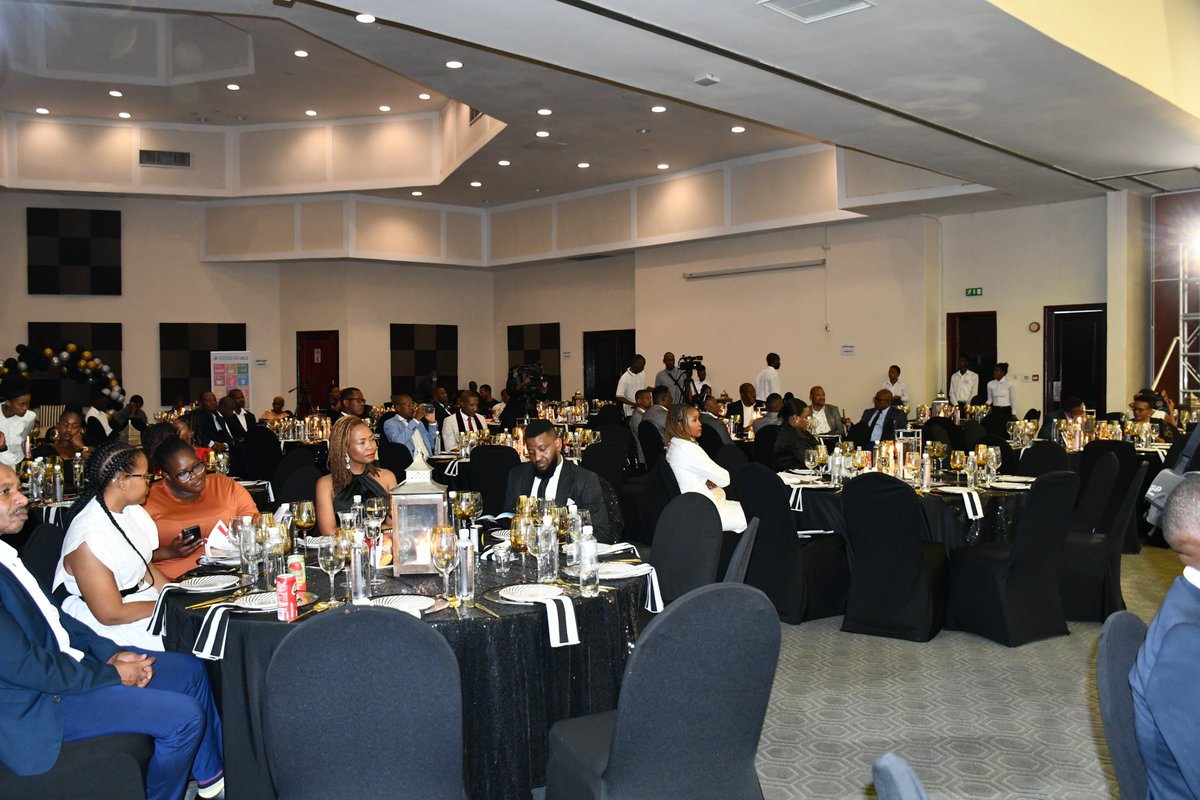 BaHorv's tweet photo. Very honored to meet with the Ministers, Hon. Kabo Morwaeng &amp; Hon Mmusi Kgafela of @BWGovernment at the @MISAbw Awards 2022 yesterday where @UNDP_Botswana supported the #SDG awards in 3 categories
#SDG https://t.co/GUPvXI7RgH