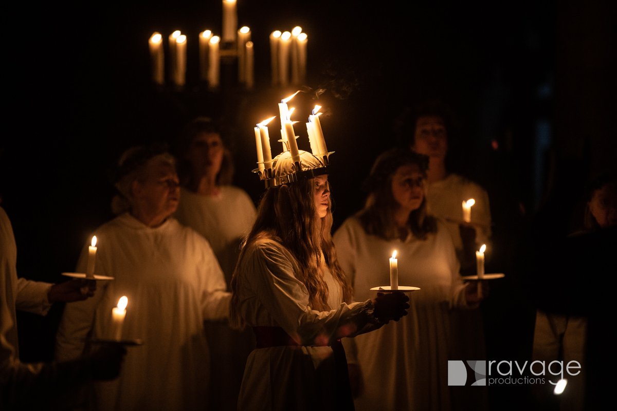 ravagephoto's tweet photo. Stunning Sankta Lucia service at @york_minster tonight courtesy of @York_AngloScan and @LDN_NordicChoir 
#Sanktalucia #christmas #York #Sweden https://t.co/8HiUoAsPxt